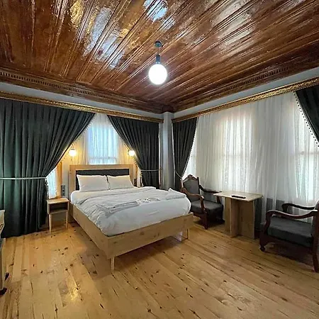 Golden Metro Hotell 5*