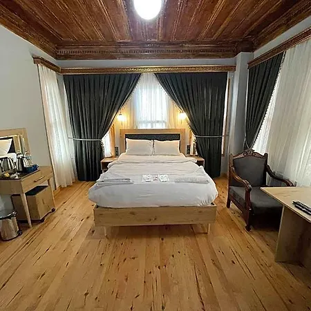 Golden Metro Hotell 5*